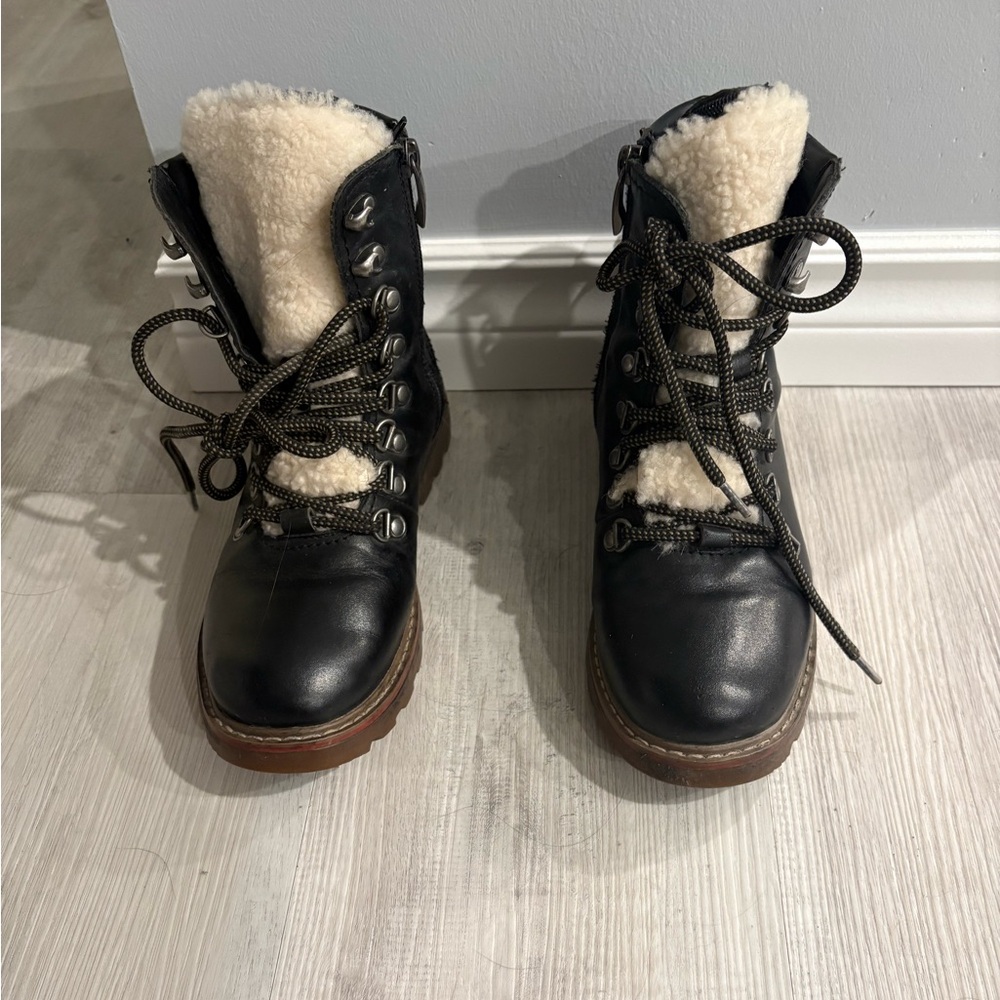 Black Shearling-Lined Women's Boots